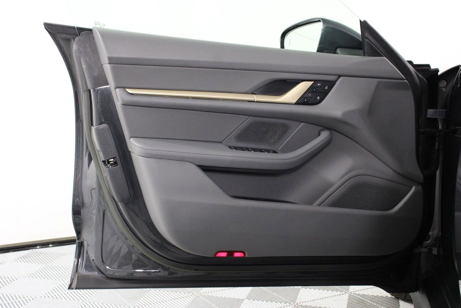 Certified 2023 Porsche Taycan image 20