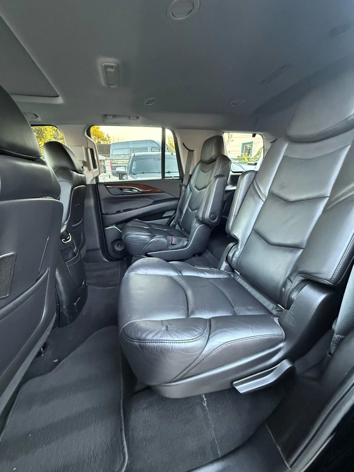 Used 2018 Cadillac Escalade Luxury image 16