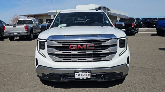 Used 2023 GMC Sierra 1500 SLE w/ X31 Off-Road Package AWD/4WD image 3