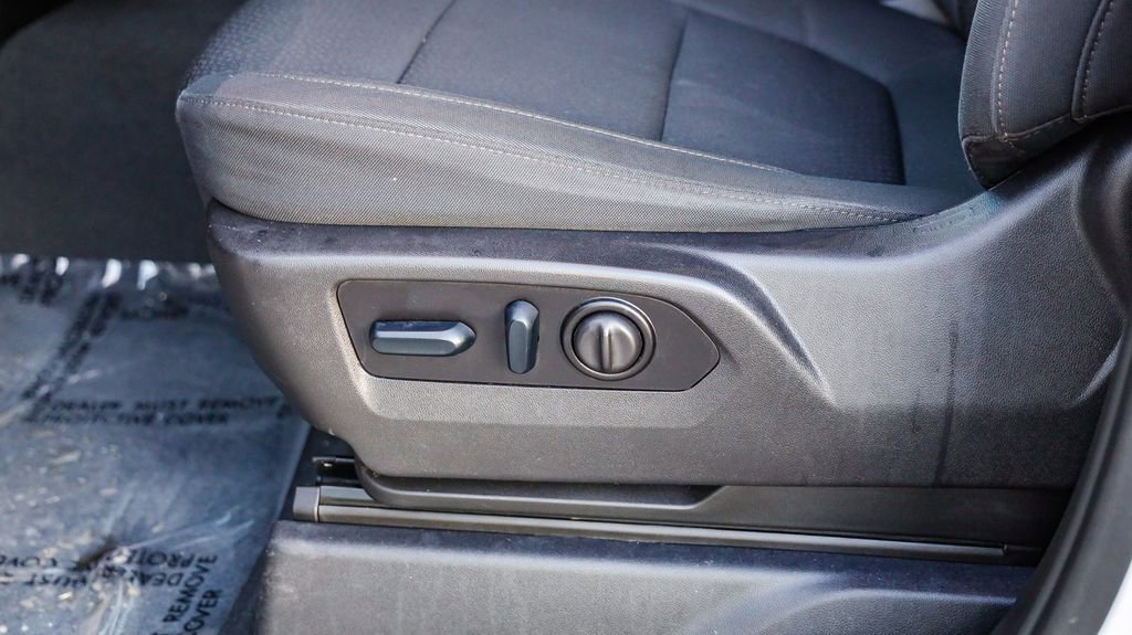 Used 2023 Chevrolet Silverado 2500 Custom w/ Custom Value Package image 22