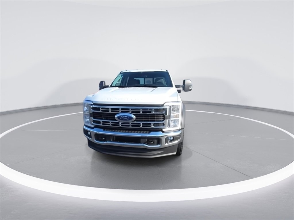 New 2025 Ford F550 4x4 Crew Cab Super Duty image 3