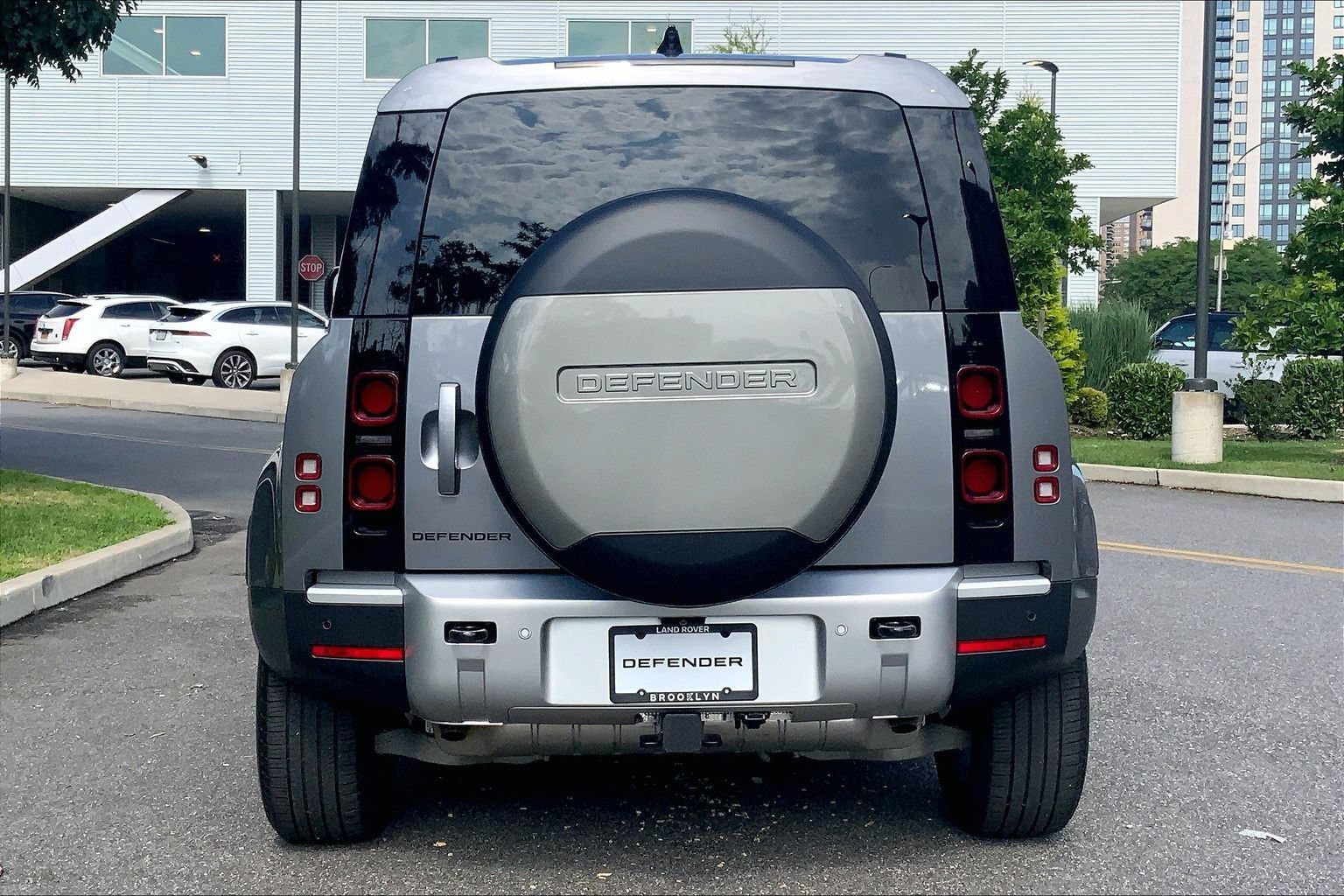 Certified 2024 Land Rover Defender 90 S AWD/4WD image 4