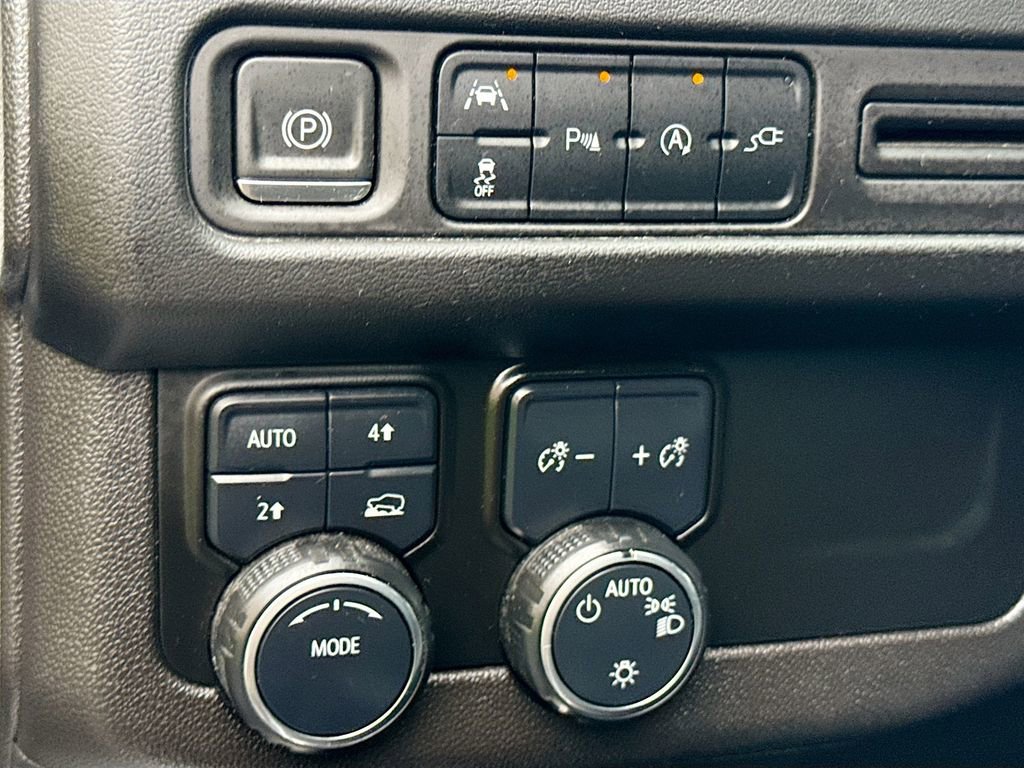 Used 2021 Chevrolet Tahoe RST w/ Luxury Package image 10