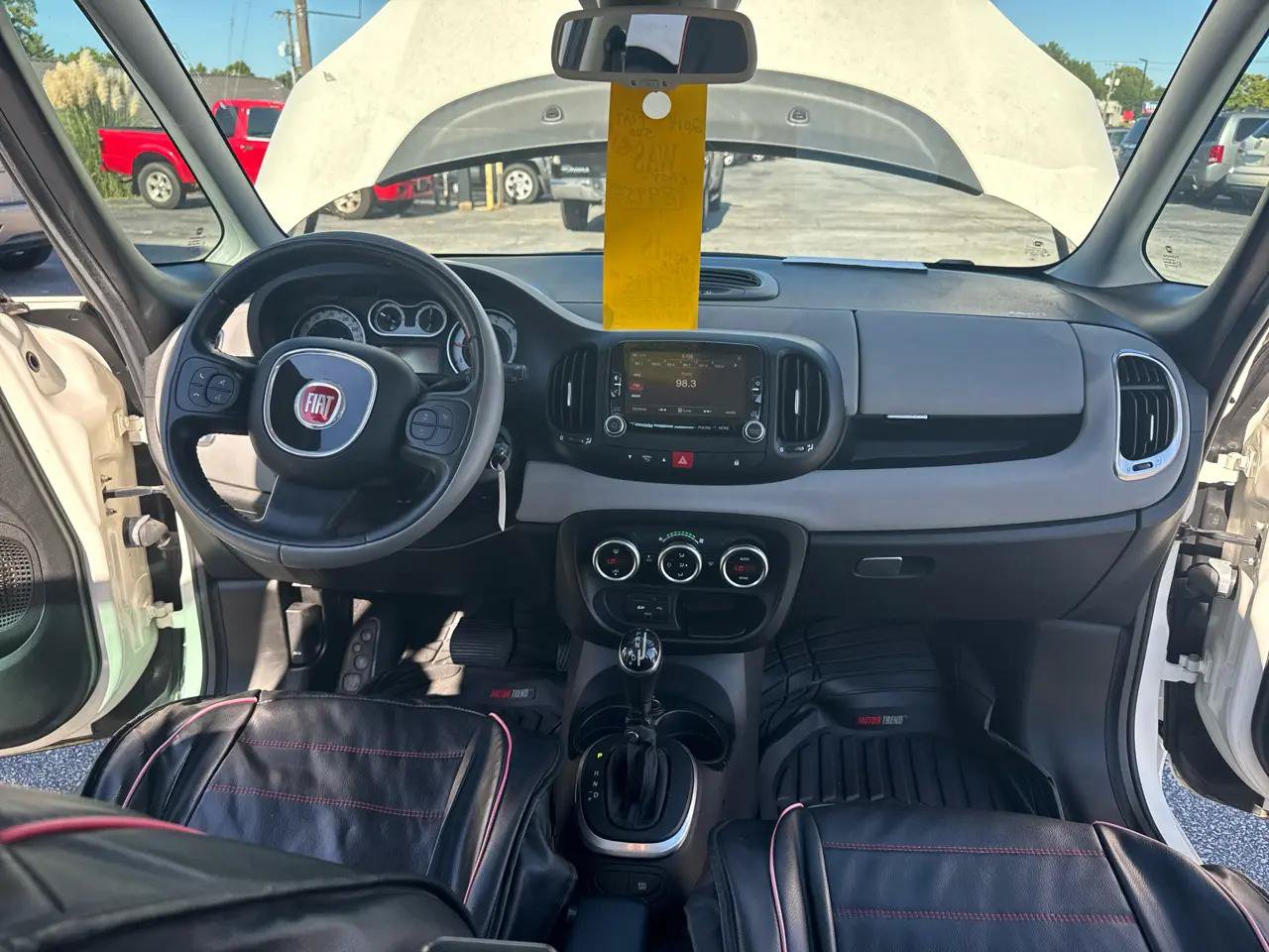 Used 2014 FIAT 500L Easy w/ Popular Equipment Group FWD image 19
