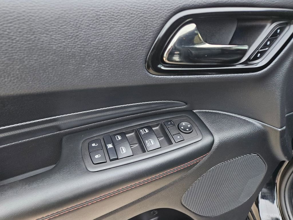 Used 2025 Dodge Durango GT AWD/4WD image 15