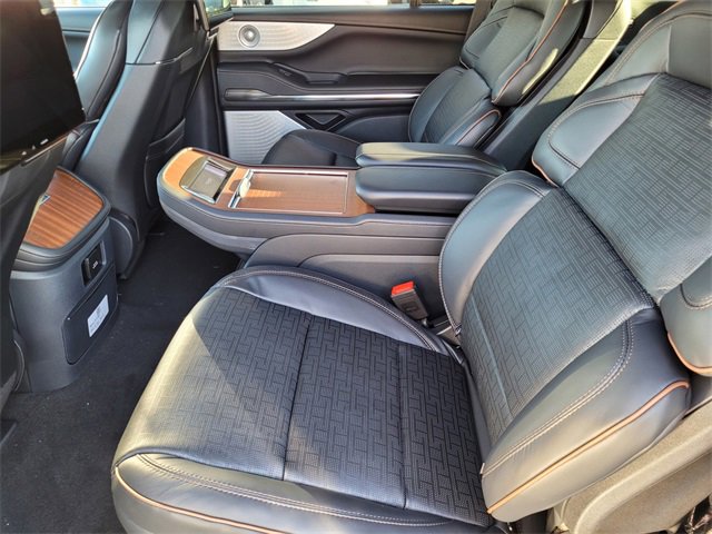 New 2025 Lincoln Navigator Black Label image 16