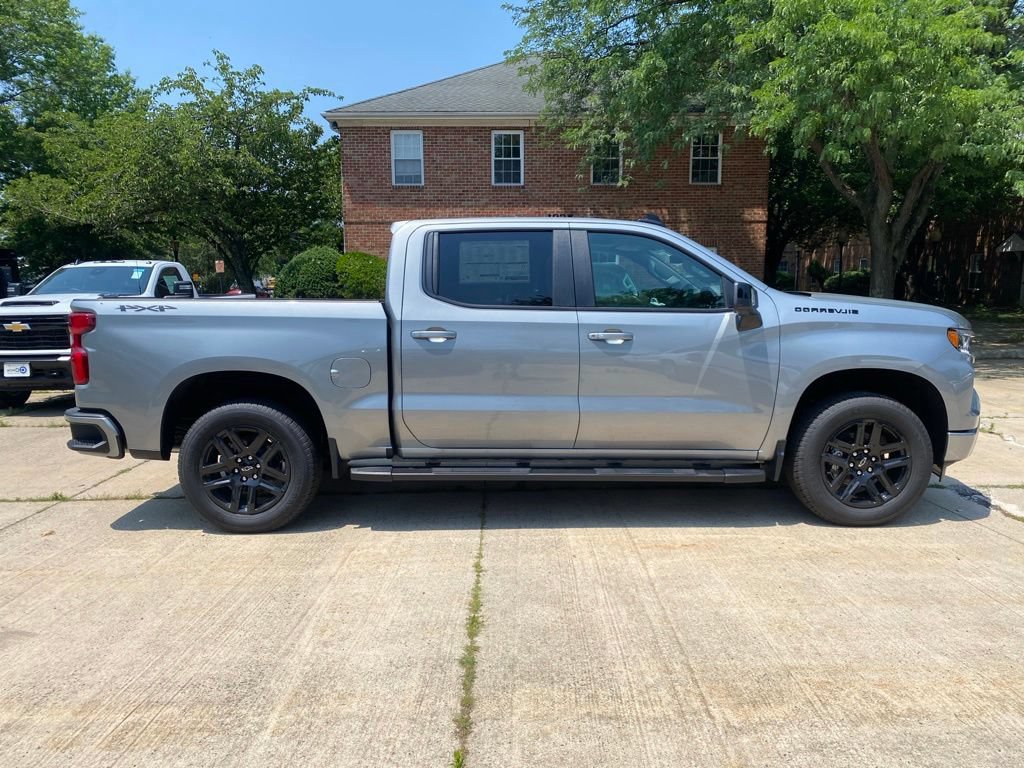 New 2026 Chevrolet Silverado 1500 RST w/ Dark Appearance Package AWD/4WD image 2