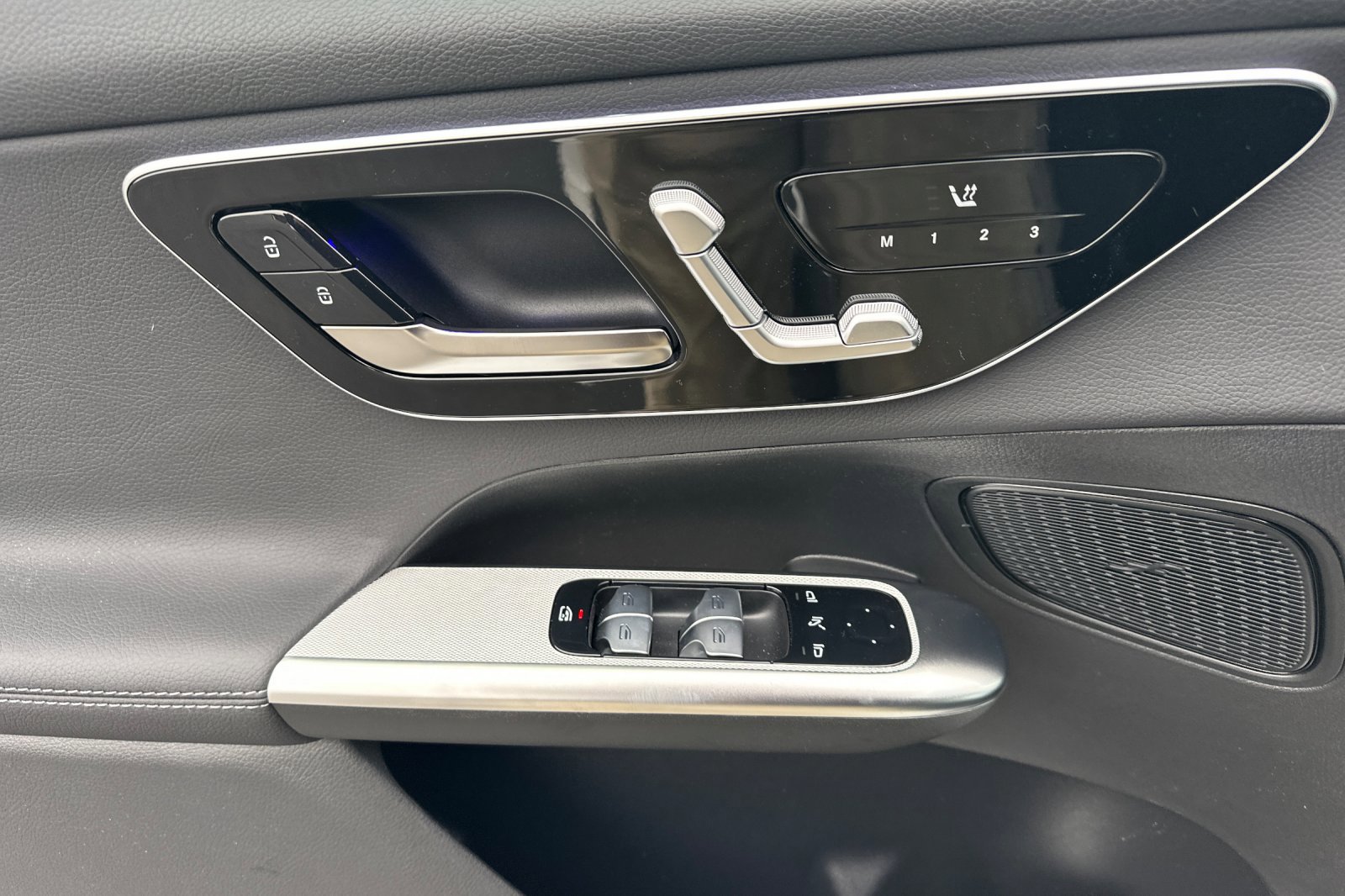 New 2026 Mercedes-Benz GLC 300 4MATIC image 11