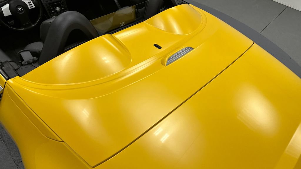 Used 2005 Nissan 350Z Touring image 12