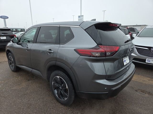 Used 2024 Nissan Rogue SV image 3