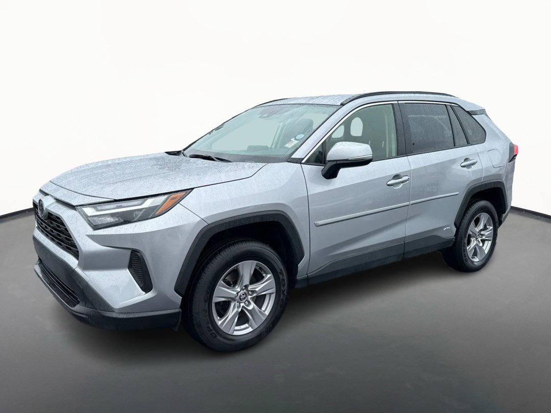 Used 2025 Toyota RAV4 XLE w/ Weather Package image 7