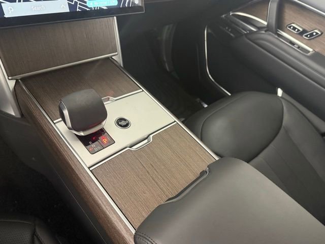 Used 2025 Land Rover Range Rover SE image 23