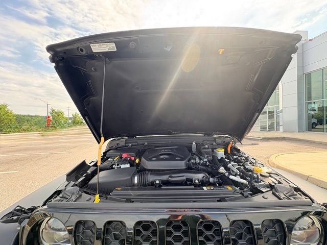 Used 2023 Jeep Wrangler Unlimited w/ Dual Top Group AWD/4WD image 34