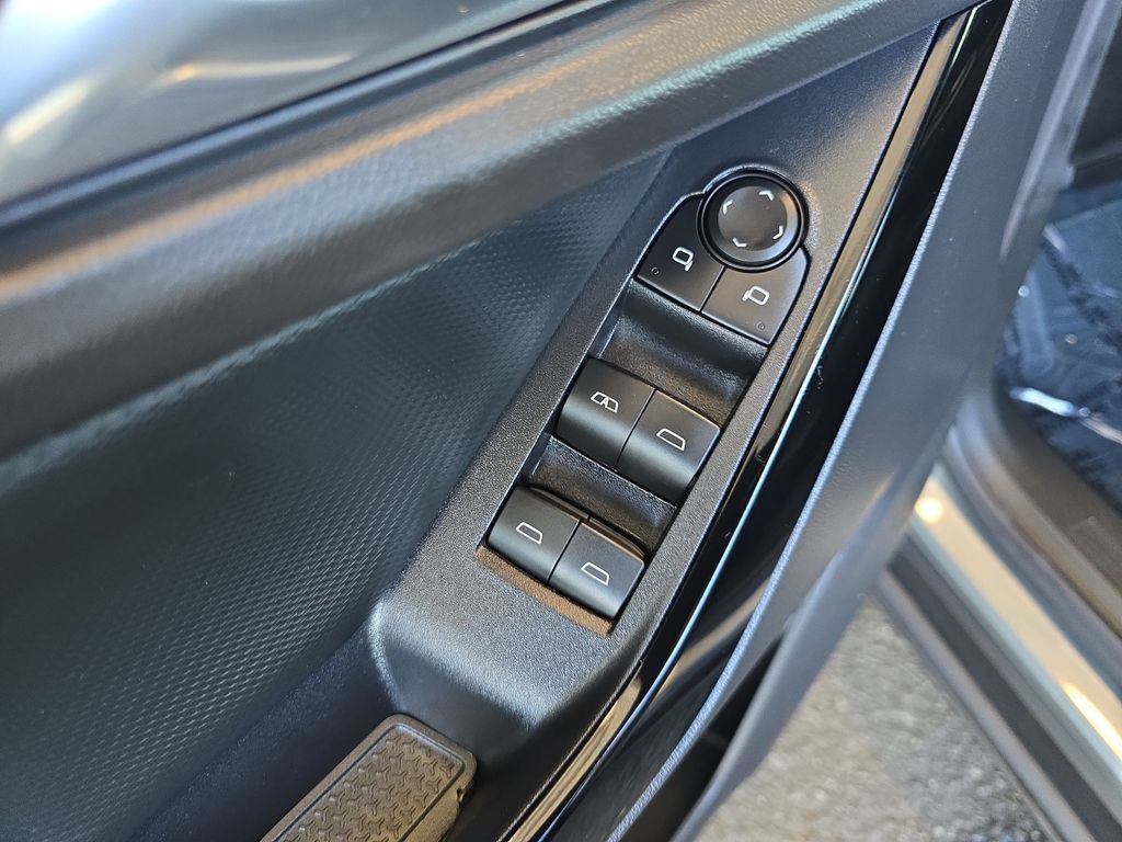 New 2025 Chevrolet Equinox LT image 25