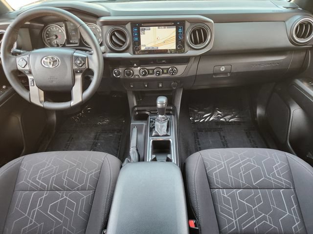 Used 2017 Toyota Tacoma TRD Off-Road w/ Tow Package (A/T) AWD/4WD image 19