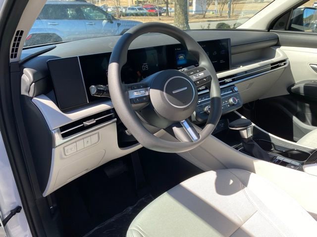 Used 2025 Hyundai Tucson SE image 10