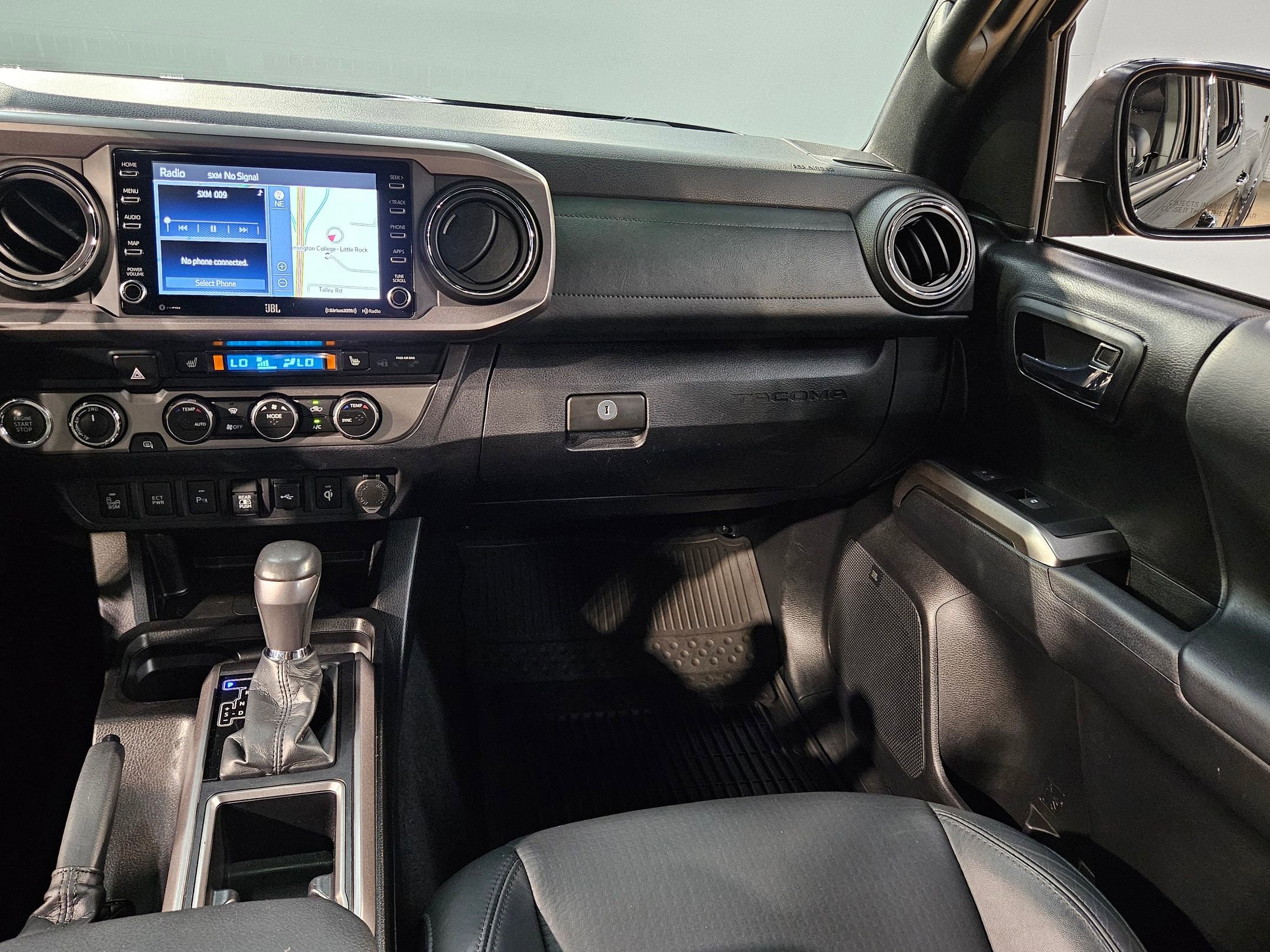 Used 2022 Toyota Tacoma Limited AWD/4WD image 11