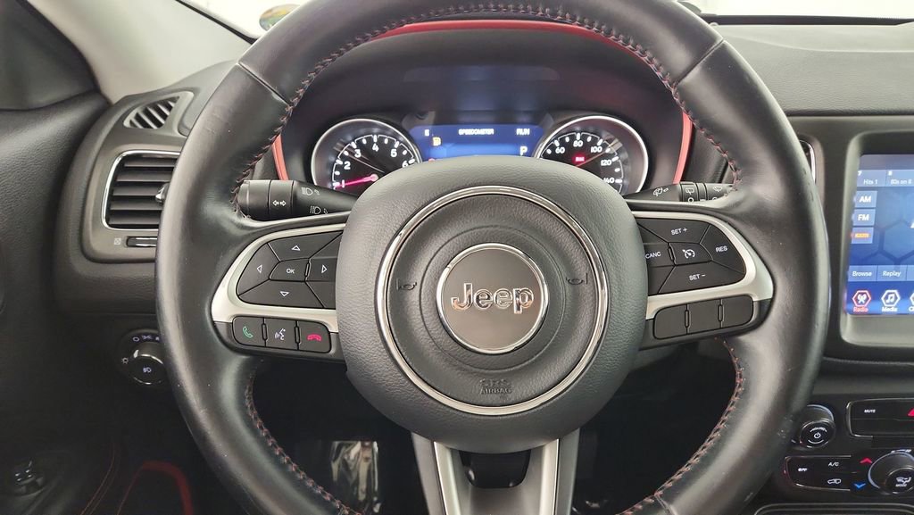 Used 2019 Jeep Compass Trailhawk image 12