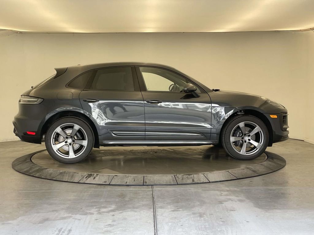 New 2026 Porsche Macan image 8