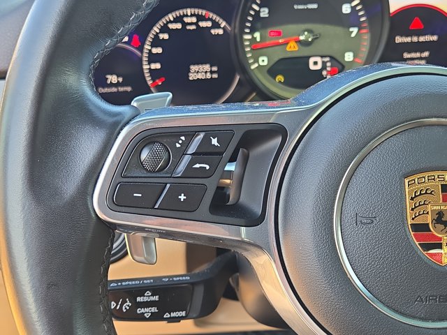 Used 2023 Porsche Cayenne Platinum Edition image 23