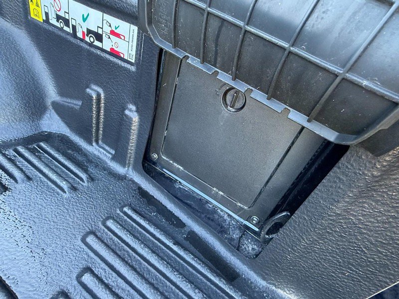 Used 2025 Ford F150 Lariat AWD/4WD image 14