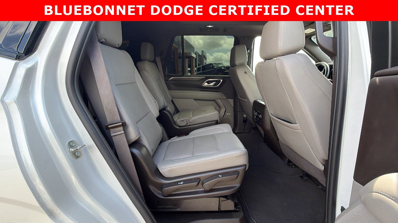 Used 2023 Chevrolet Tahoe Z71 w/ Z71 Off-Road Package AWD/4WD image 19