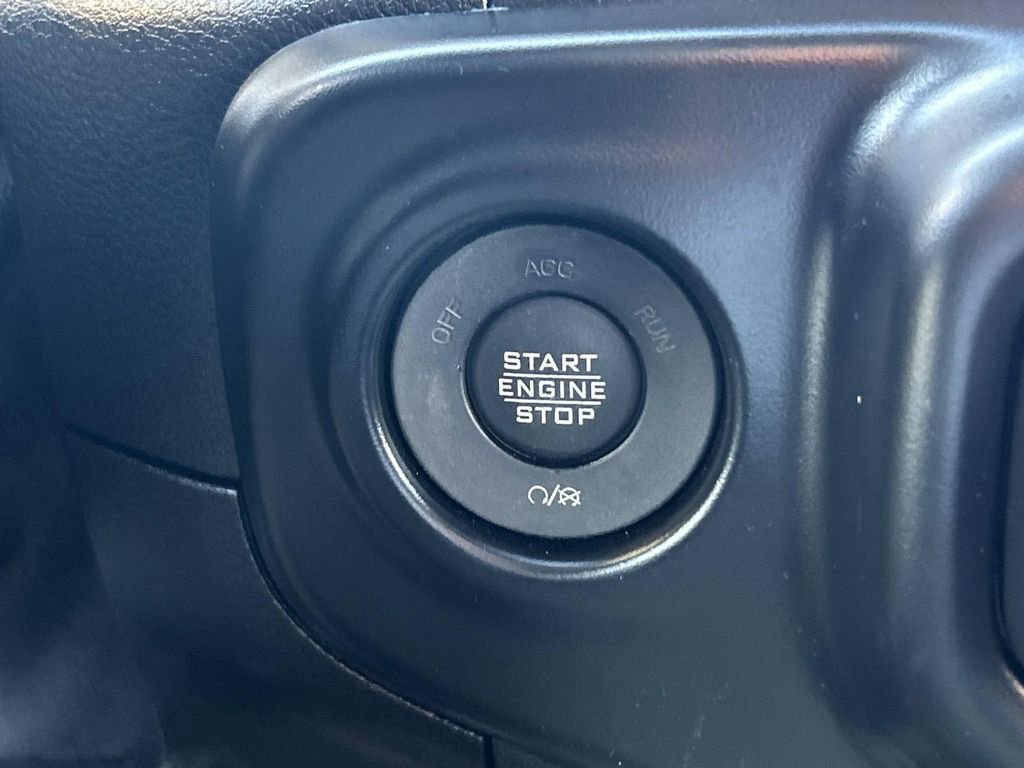 Used 2021 Jeep Gladiator Sport image 25