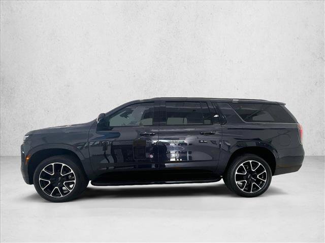 Used 2025 Chevrolet Suburban RST RWD image 6