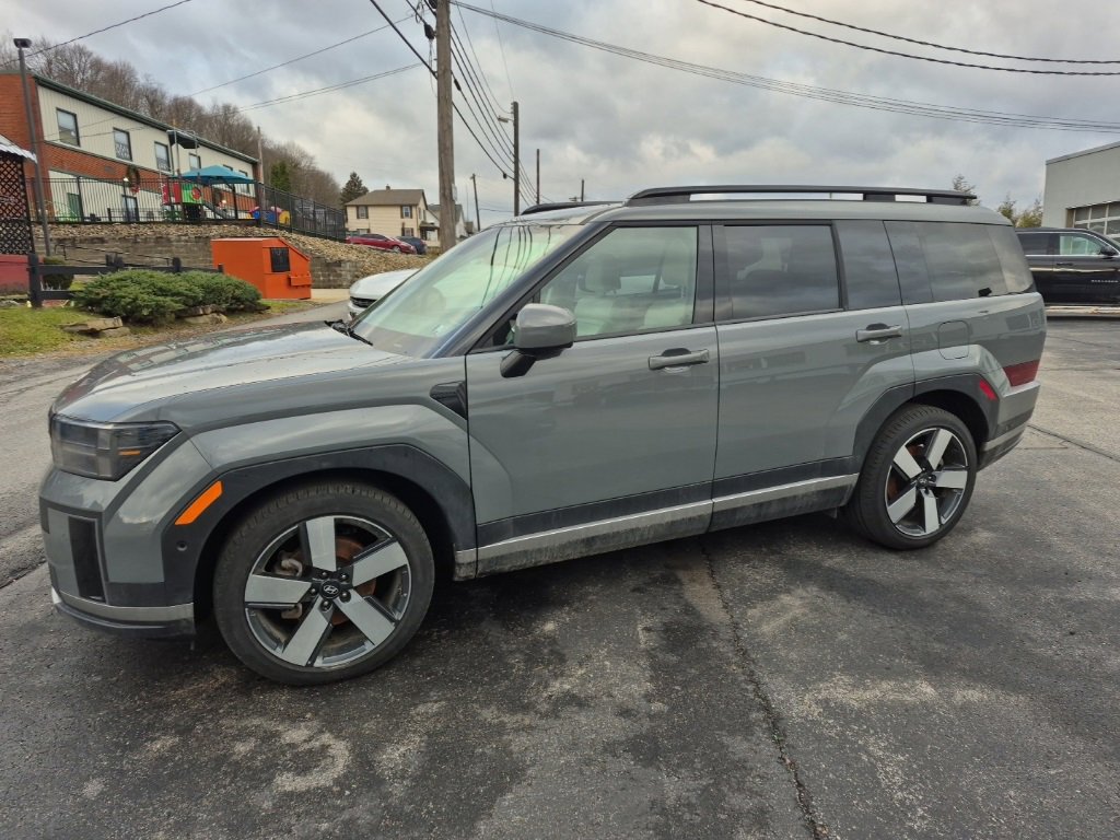 Used 2024 Hyundai Santa Fe Limited image 4