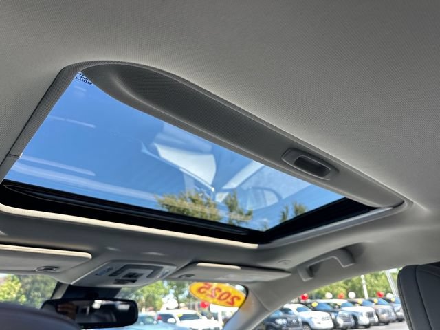 Used 2025 Toyota Sienna XLE FWD image 11
