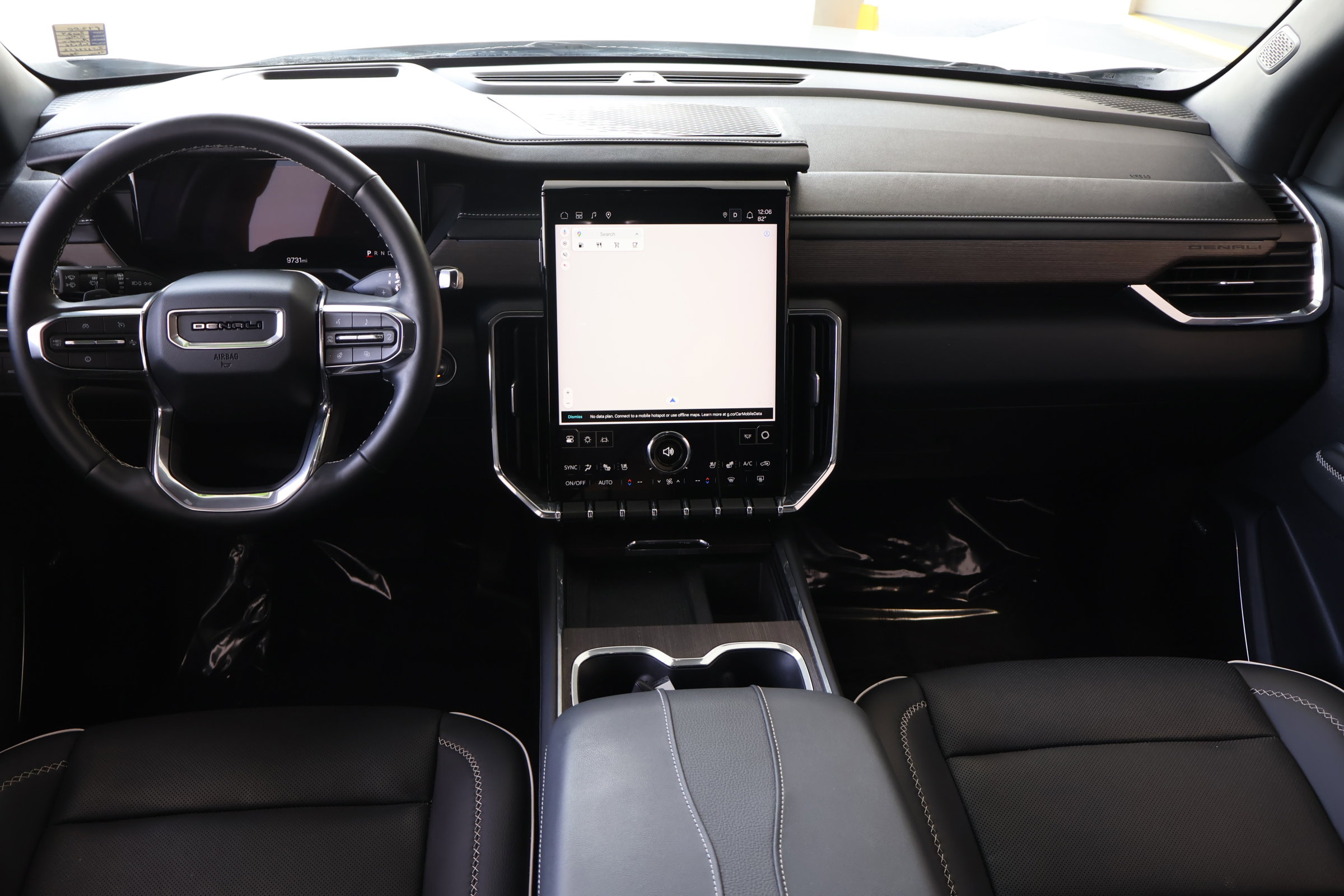 Used 2024 GMC Acadia Denali w/ LPO, Floor Liner Package image 18