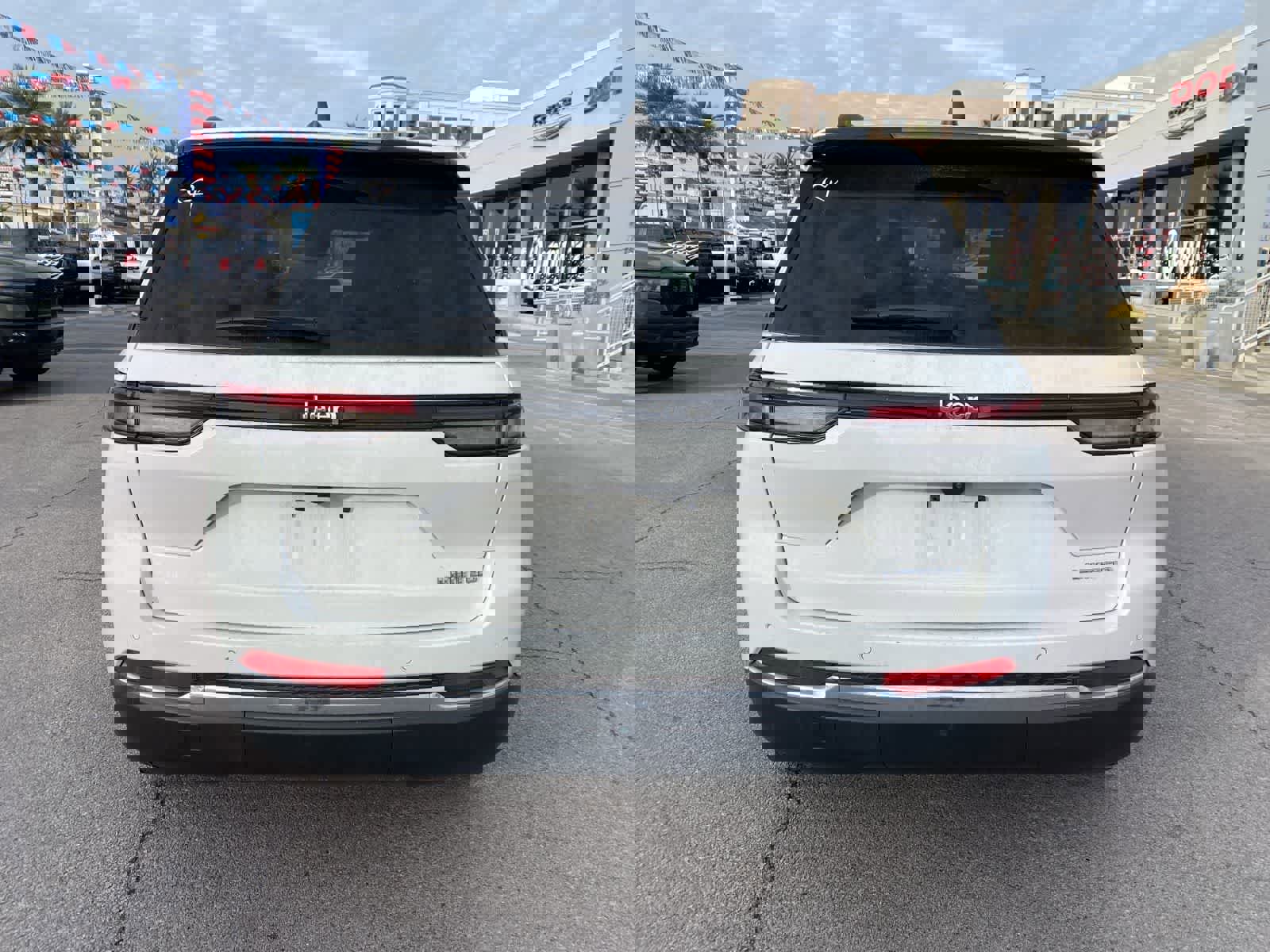 Used 2023 Jeep Grand Cherokee Limited image 7