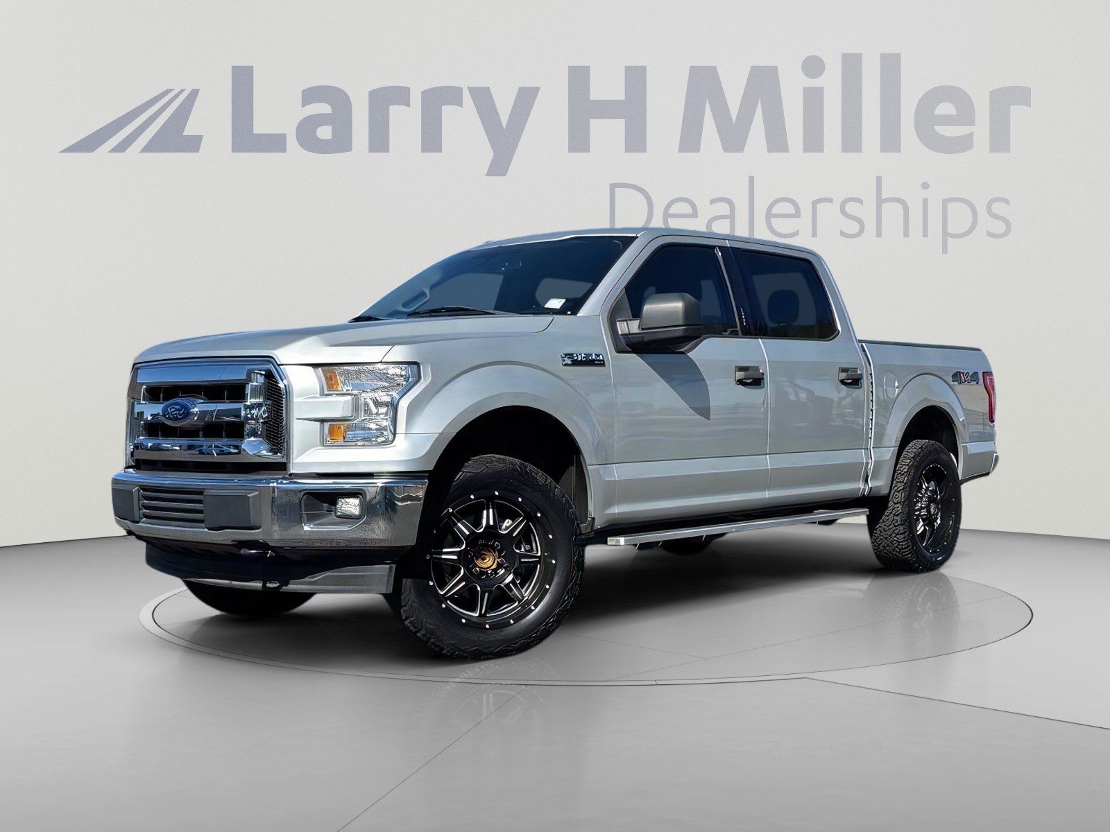 Used 2017 Ford F150 XLT AWD/4WD image 2