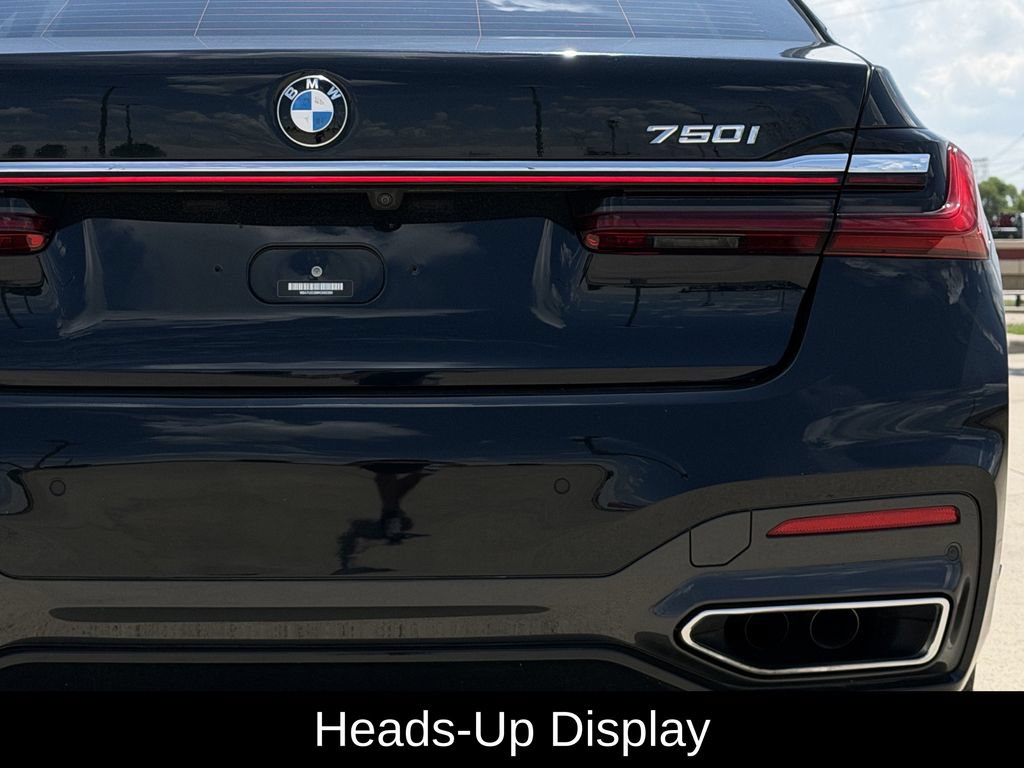 Used 2022 BMW 750i xDrive w/ M Sport Package AWD/4WD image 9