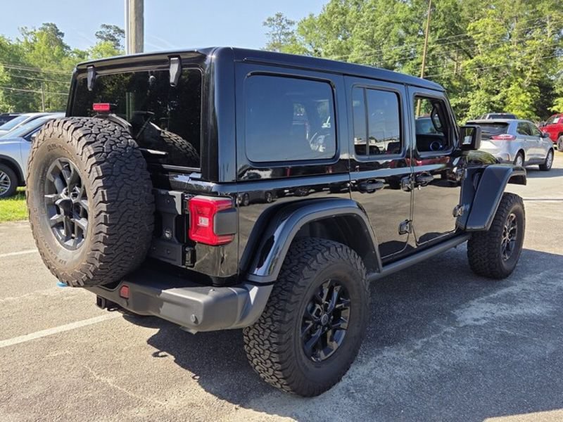 Used 2024 Jeep Wrangler Unlimited Rubicon 4xe AWD/4WD image 13