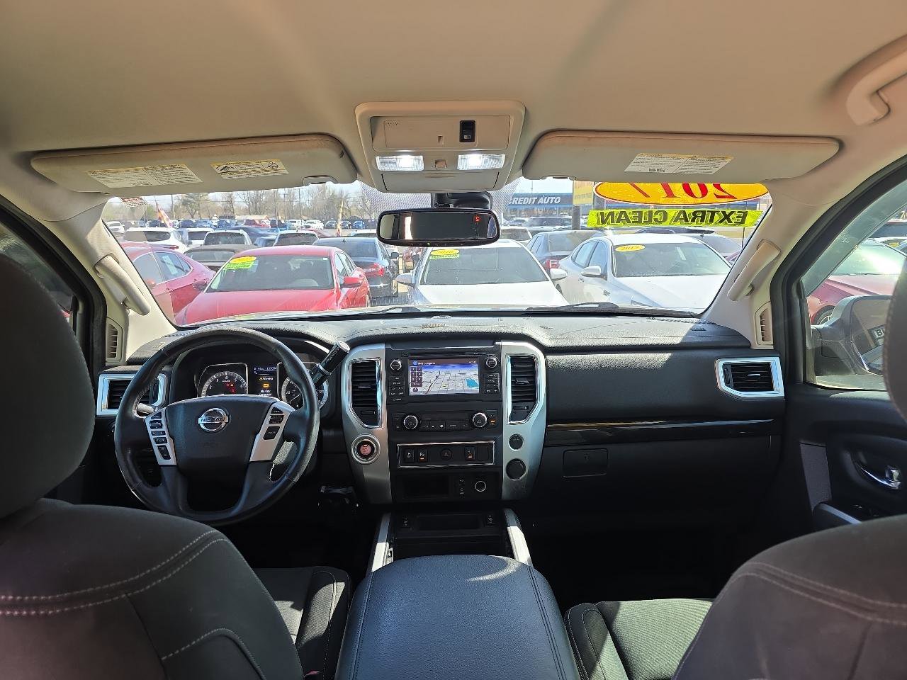 Used 2017 Nissan Titan SV image 23