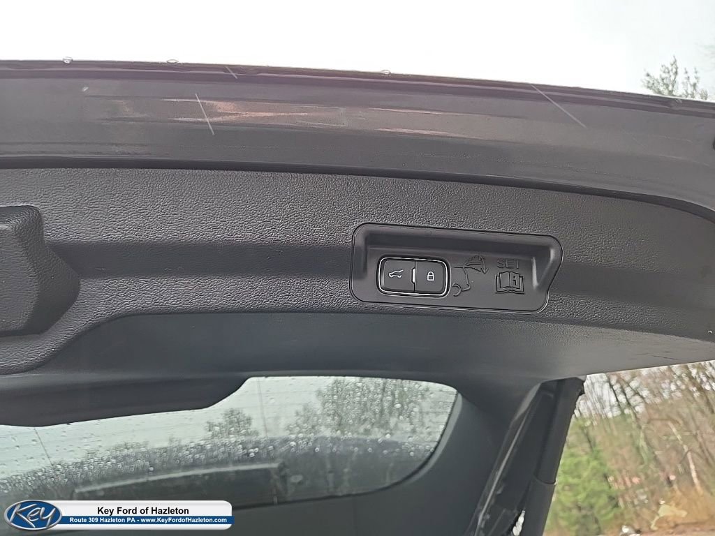 Used 2023 Ford Explorer XLT w/ Equipment Group 202A image 17