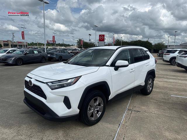 Used 2025 Toyota RAV4 XLE FWD image 3