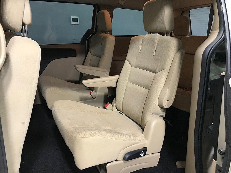 Used 2014 Dodge Grand Caravan American Value Package FWD image 16