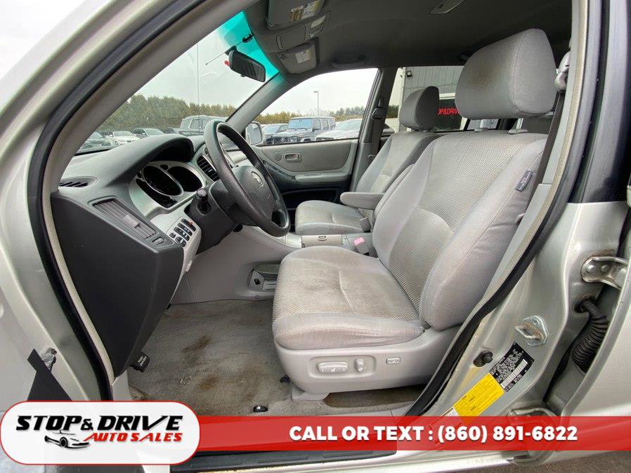 Used 2005 Toyota Highlander 4WD V6 w/ 3rd Row image 14