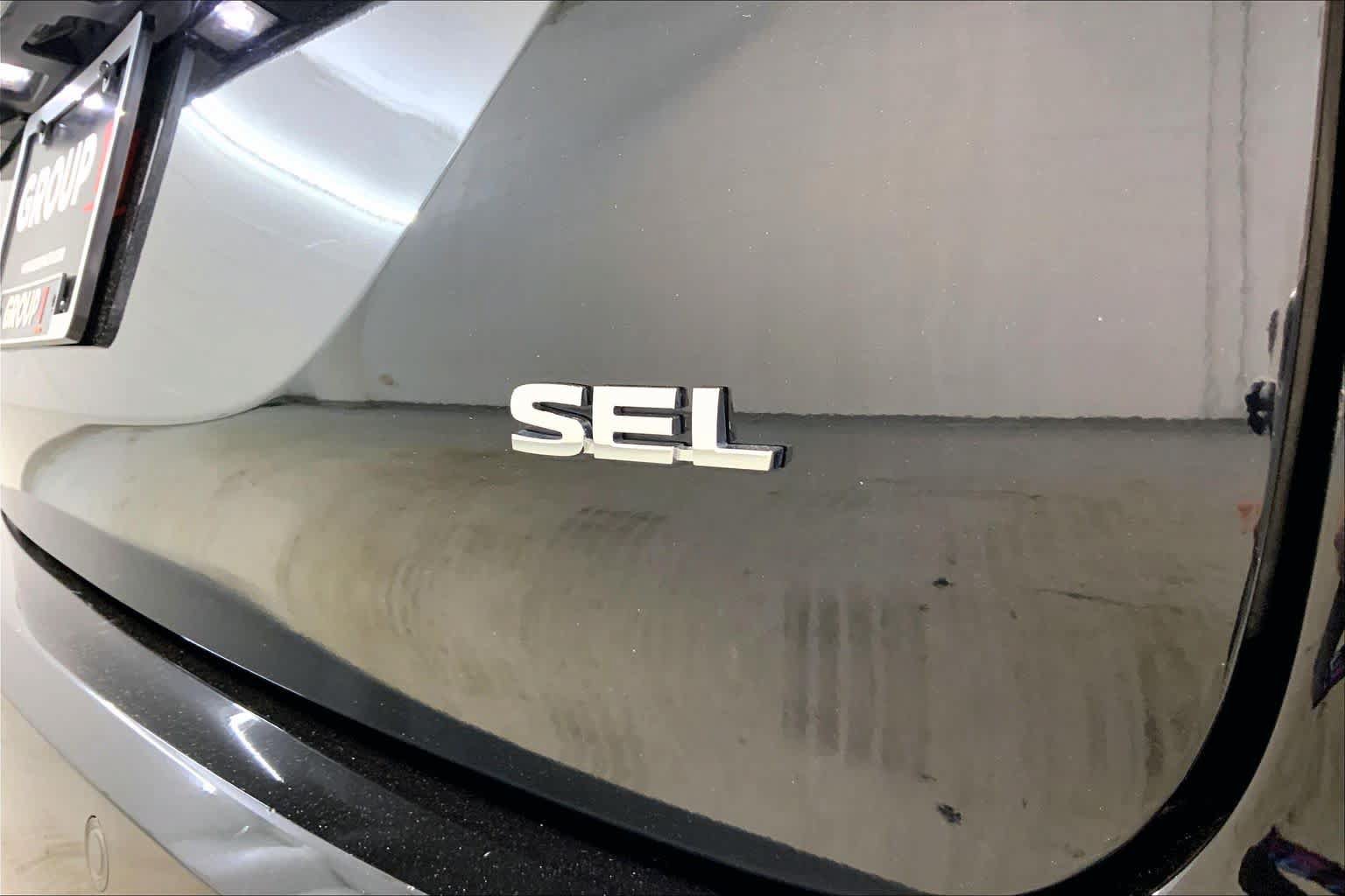 Used 2023 Mitsubishi Outlander SEL AWD/4WD image 9
