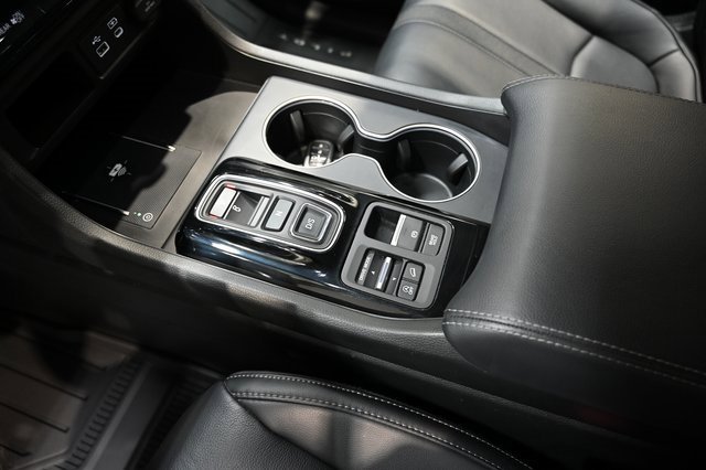 Used 2024 Honda Pilot Touring image 19