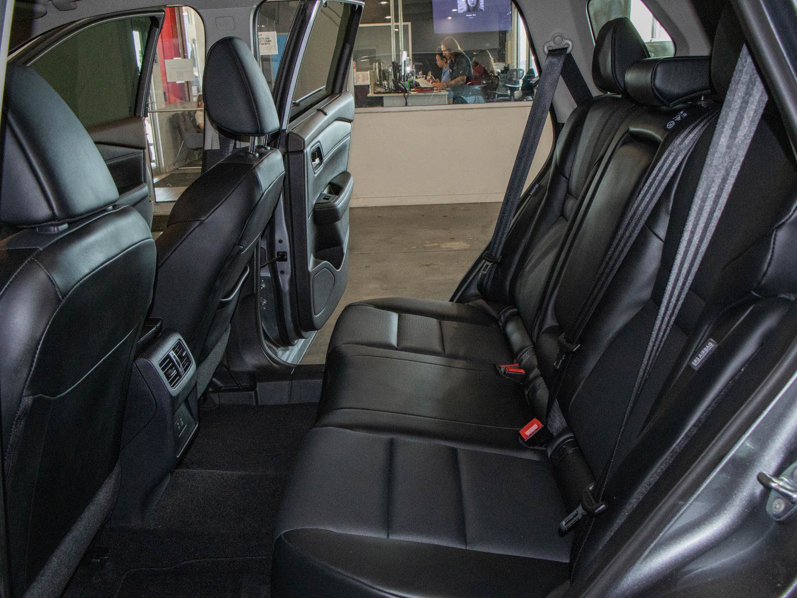 Used 2023 Nissan Rogue SV w/ SV Premium Package image 14