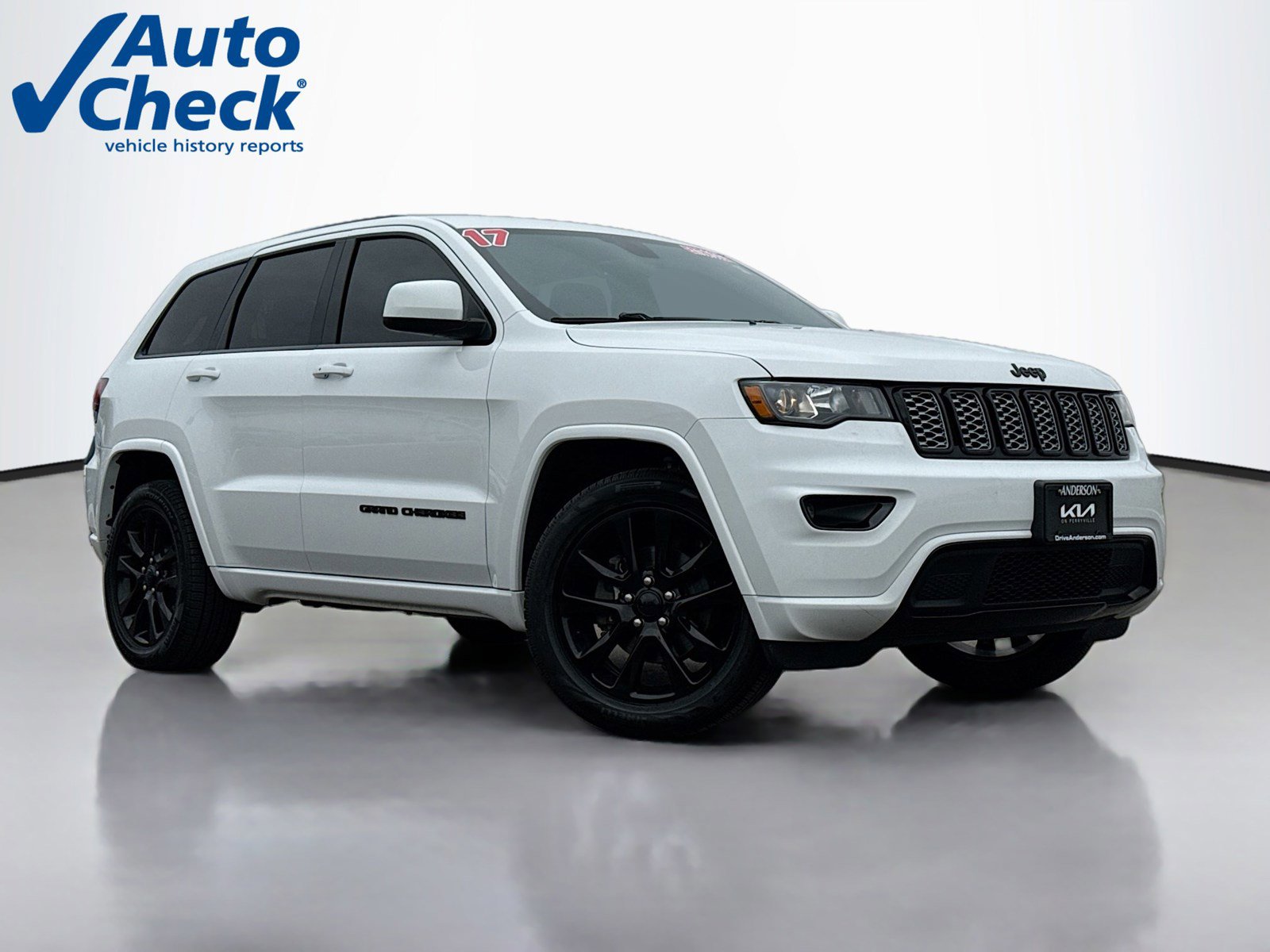 Used 2017 Jeep Grand Cherokee Altitude image 1