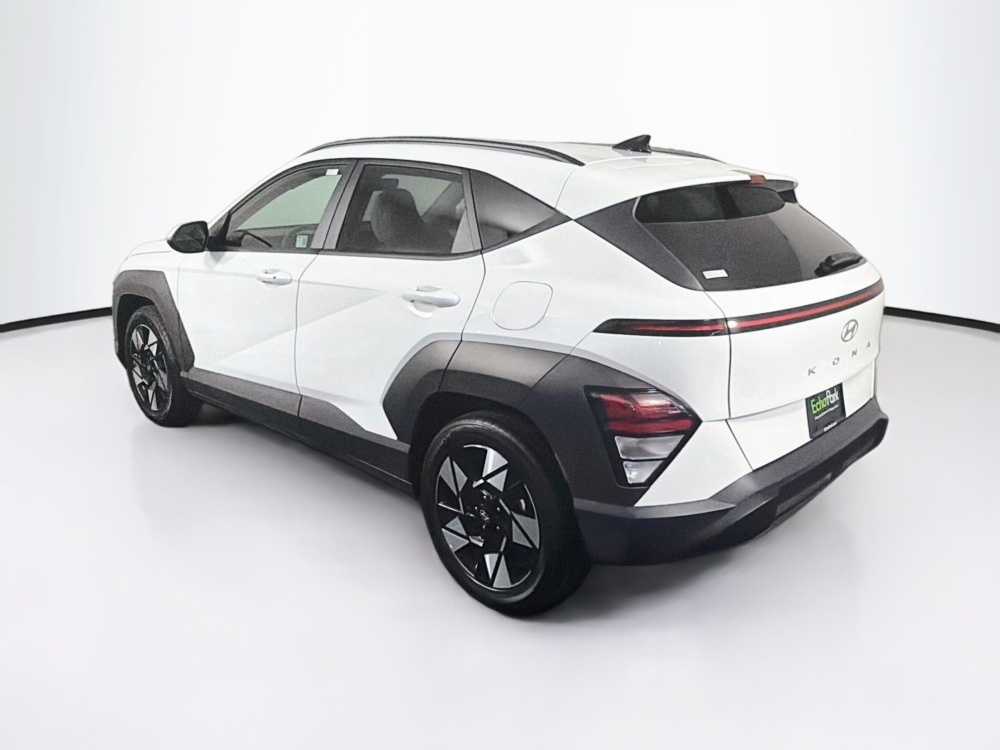Used 2025 Hyundai Kona SEL FWD image 5