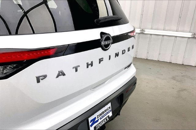 Used 2026 Nissan Pathfinder Platinum AWD/4WD image 9