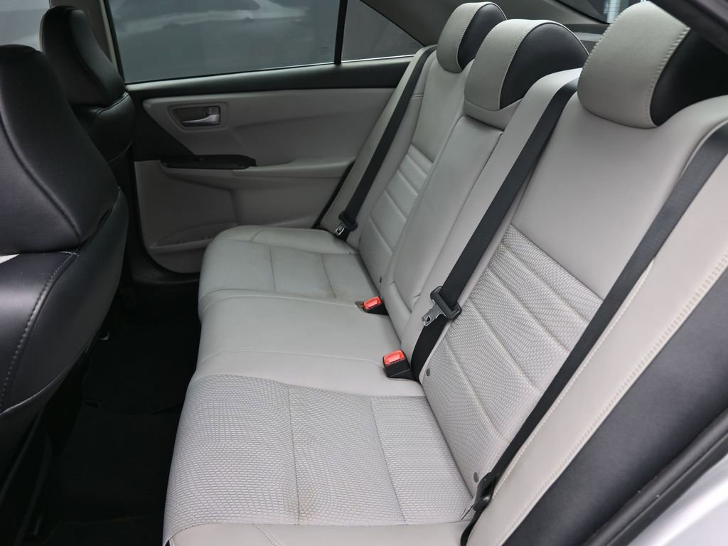 Used 2016 Toyota Camry SE FWD image 8