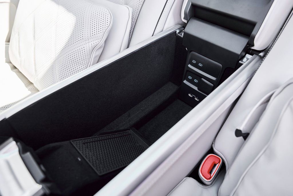 Used 2025 Mercedes-Benz Maybach EQS 680 4MATIC image 59