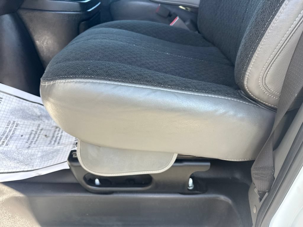 Used 2025 GMC Savana 2500 w/ Driver Convenience Package RWD image 32
