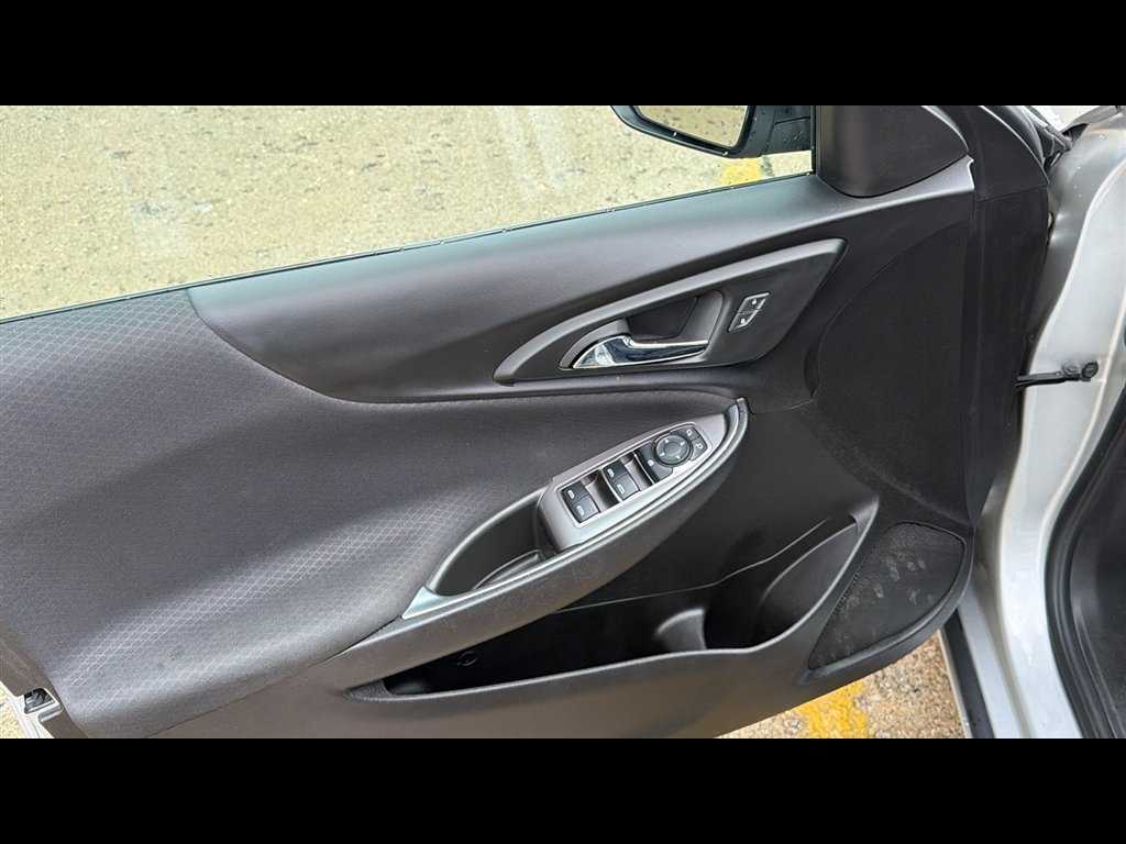 Used 2022 Chevrolet Malibu LT FWD image 7